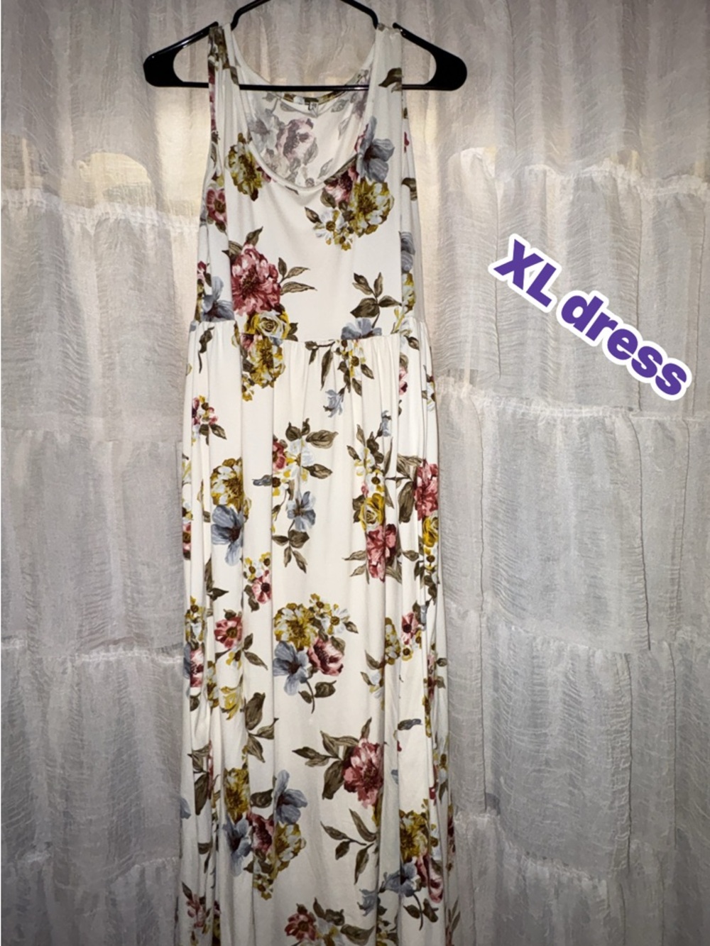 Floral Scoop-Neck Maxi Dress in White
